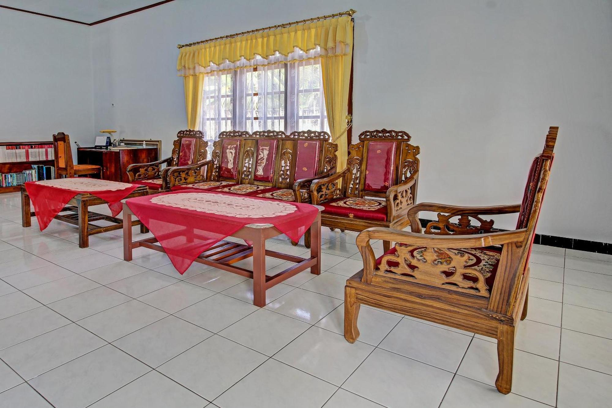 Hotel Spot On 91214 Desa Wisata Pandean Trenggalek Esterno foto
